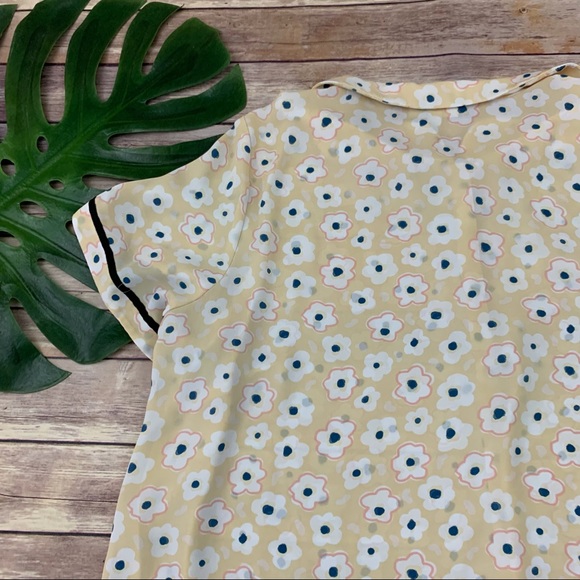 Modcloth floral peter pan collar button up top - Picture 9 of 12